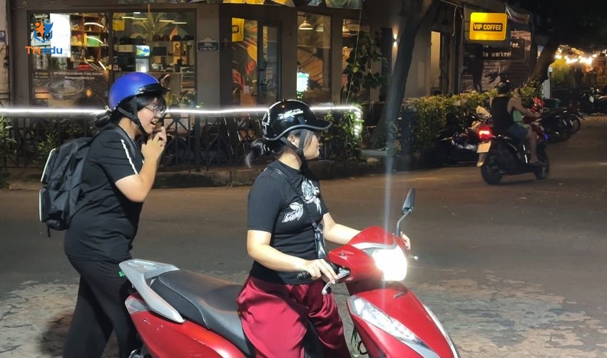 Phụ huynh THedu chịu “chill” đưa con đi học gần 20km/chiều mỗi ngày